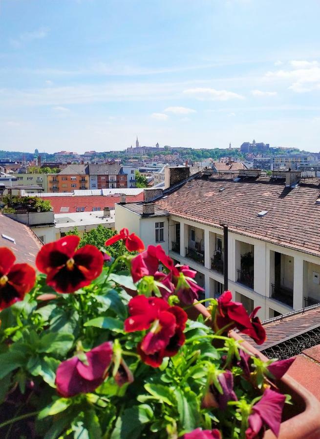 Margaret Apartment For 5 People With Panorama Terrace Budapest Esterno foto