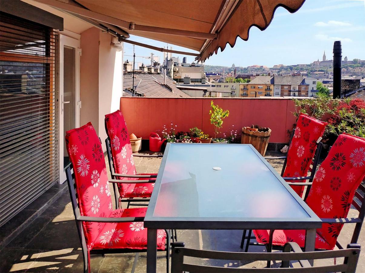 Margaret Apartment For 5 People With Panorama Terrace Budapest Esterno foto