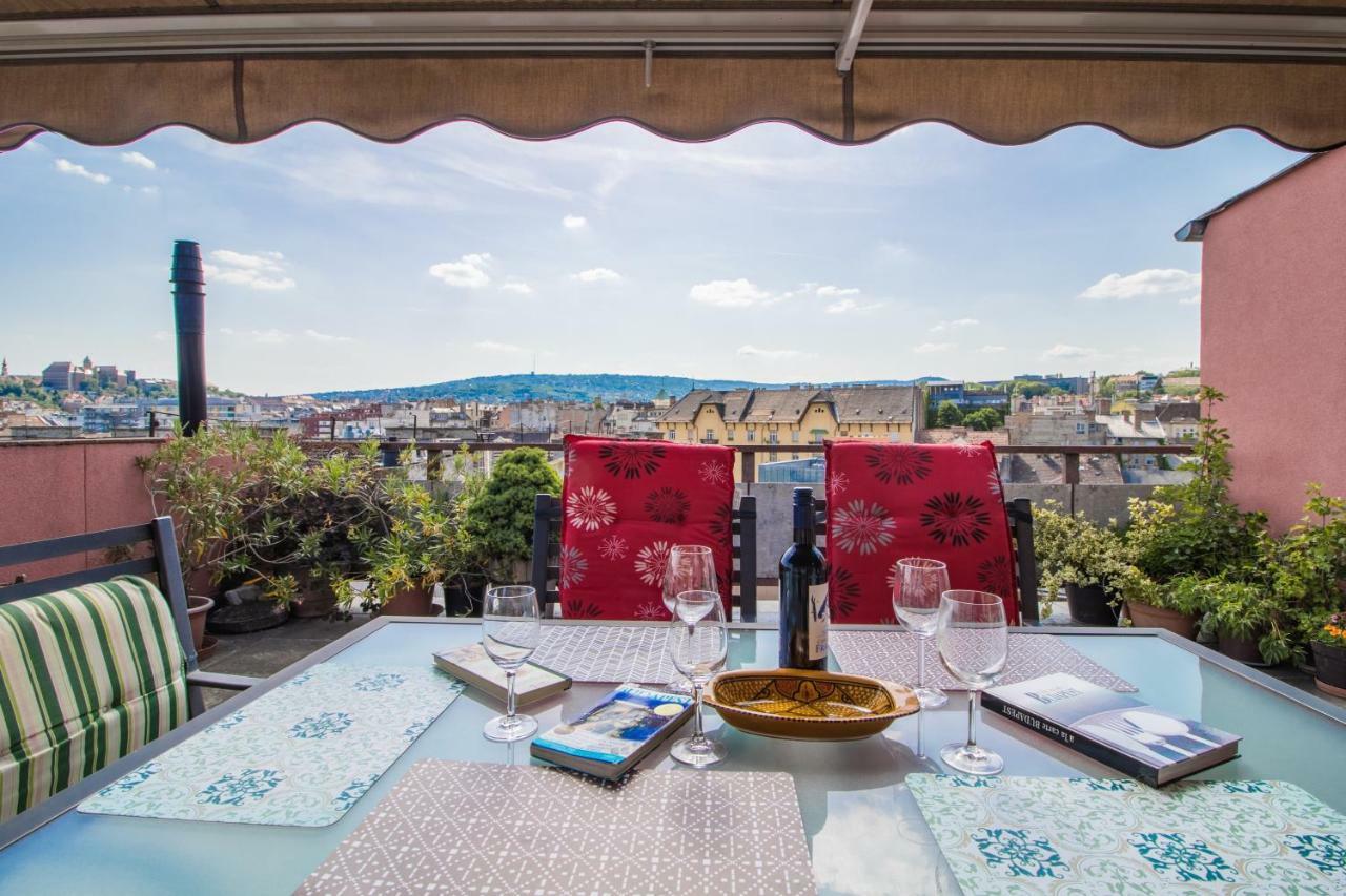 Margaret Apartment For 5 People With Panorama Terrace Budapest Esterno foto